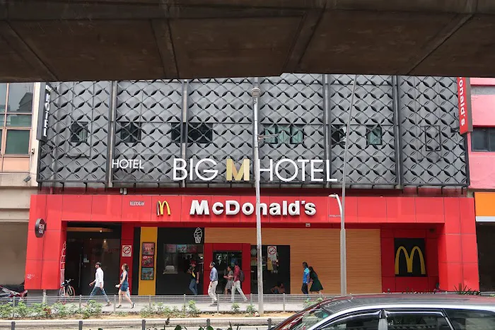 Big M Hotel Picture 7