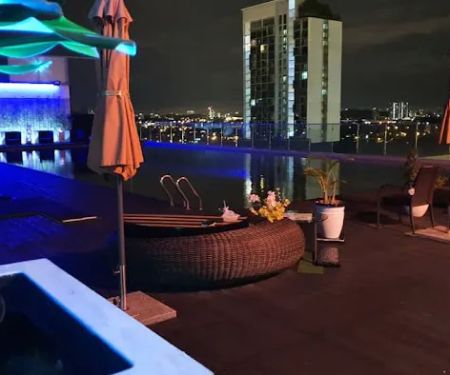 Luxe City Co-Living Hotel