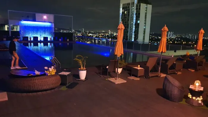 Luxe City Co-Living Hotel Picture 3