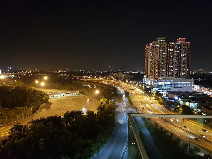 e.City Hotel - One City Picture 1