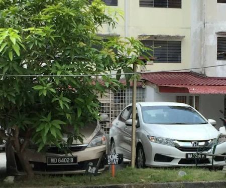 Homestay Mawar Putih Parking Lot