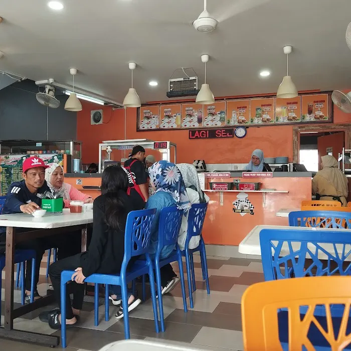 Azri The One Chicken Rice Picture 9