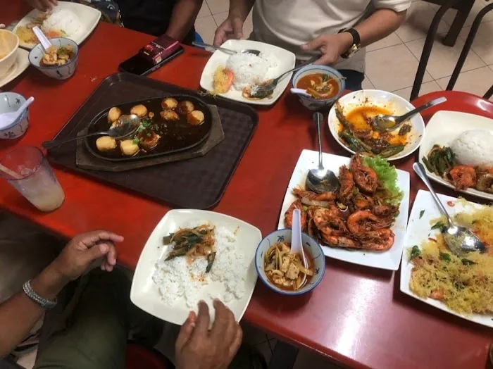 Halal Chinese & local Food Emery's Picture 10