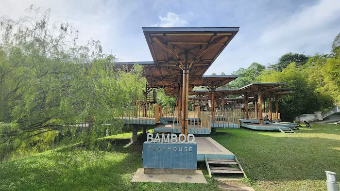 Bamboo Playhouse Picture 4