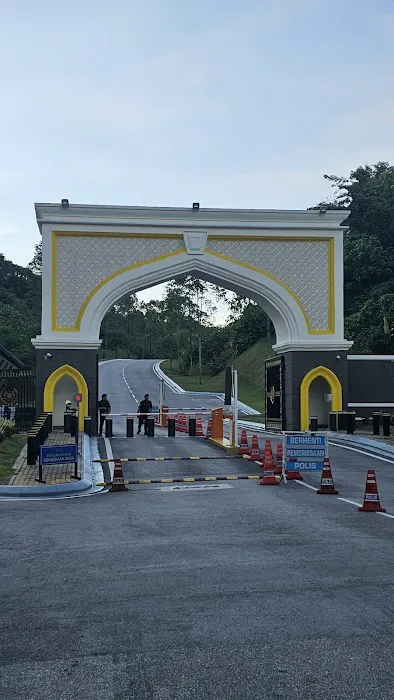Gate 2 of National Palace Picture 1