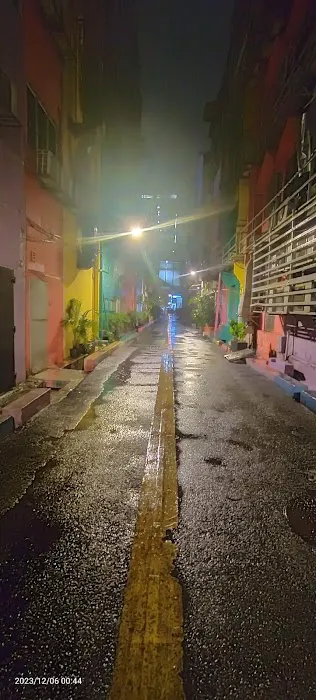 Brickfields colorful backlane Picture 5