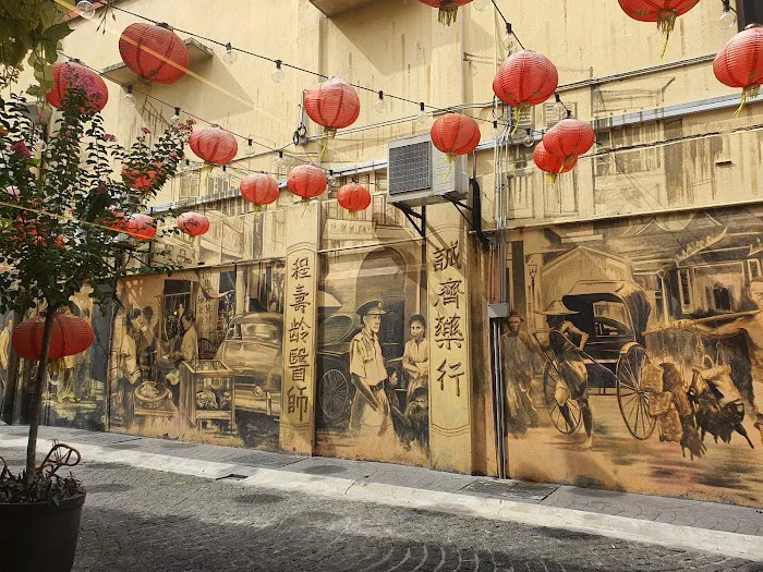 Lorong Petaling 2 - Old Kuala Lumpur Street Art Picture 4