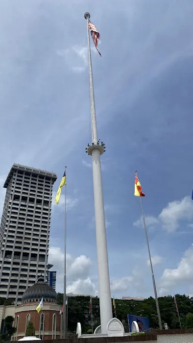 I Love KL Statue Picture 4