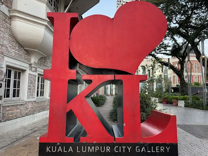 I Love KL Statue Picture 1