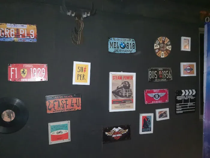 Big house Darts Cafe Picture 2