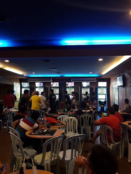 Big house Darts Cafe Picture 6