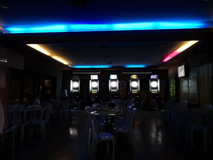 Big house Darts Cafe Picture 1