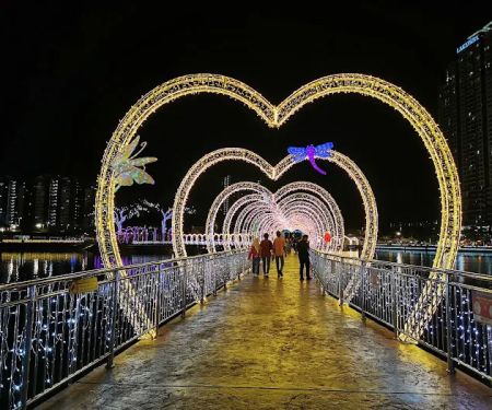 99 Wonderland Park