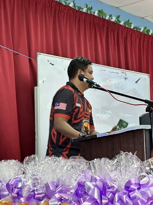 Dewan Kampung orang asli hulu kuang Selangor Picture 4