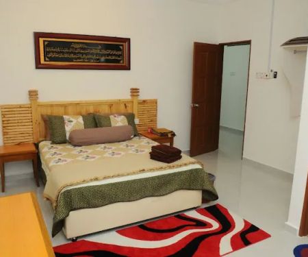 AZ's HOMESTAY TANAH MERAH