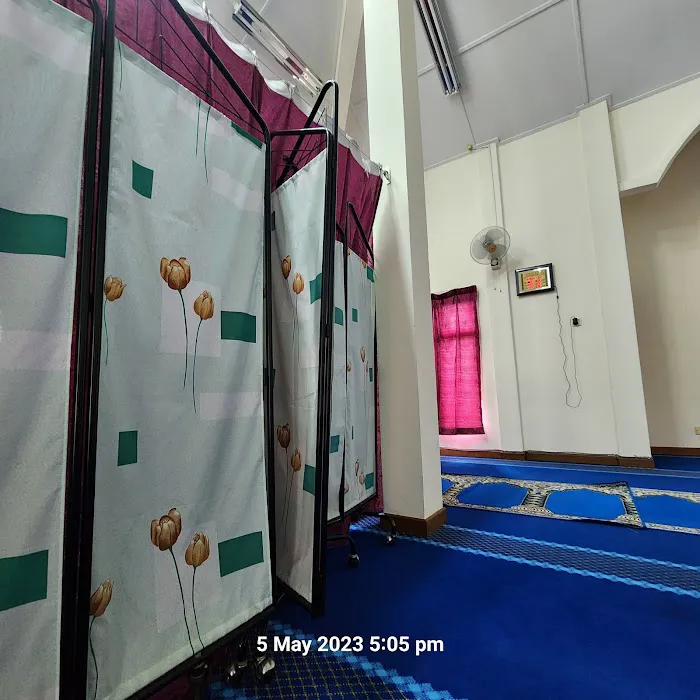 Surau Pejabat Daerah dan Tanah Lipis Picture 4