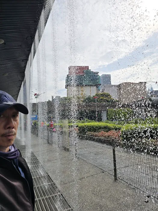 Water Curtain Picture 10