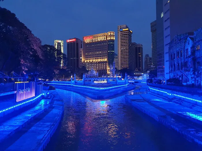 Kolam Biru Picture 1