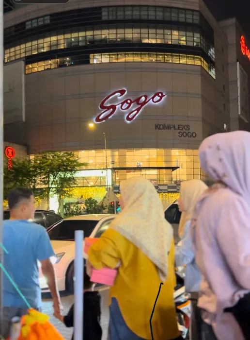 Sogo-Pertama Crossing Picture 10