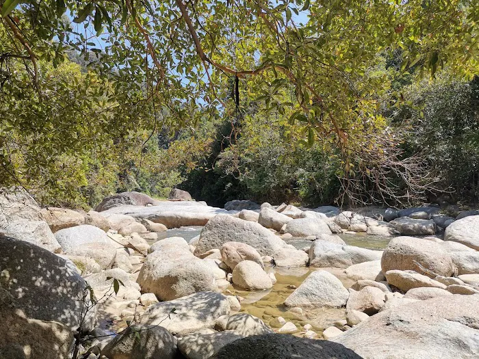 Chamang Settlement of Rocks / Rocky Creek Picture 1