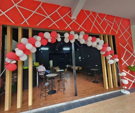 Red Horse Cafe & Entertainment