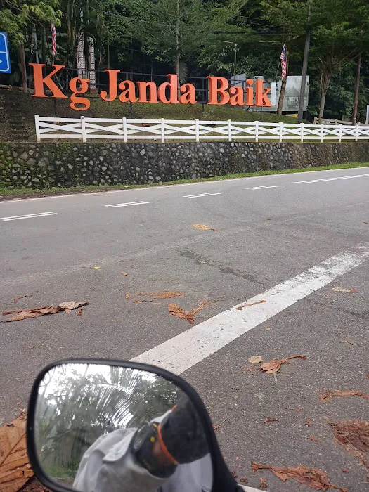 PINTU GERBANG JANDA BAIK Picture 1