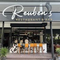 Reuben's Restaurant & Bar • Ativo Plaza ico