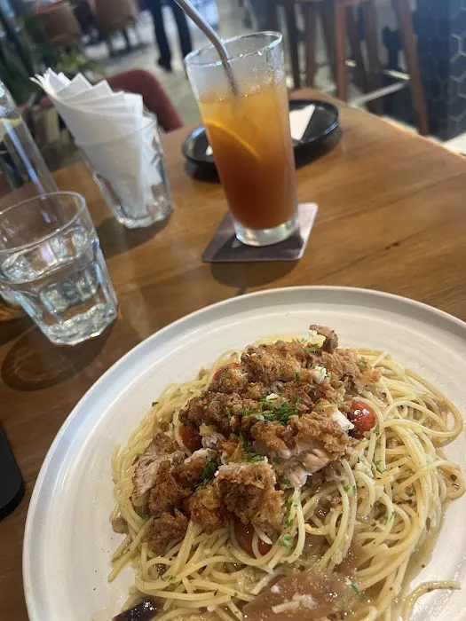 Reuben's Restaurant & Bar • Ativo Plaza Picture 8