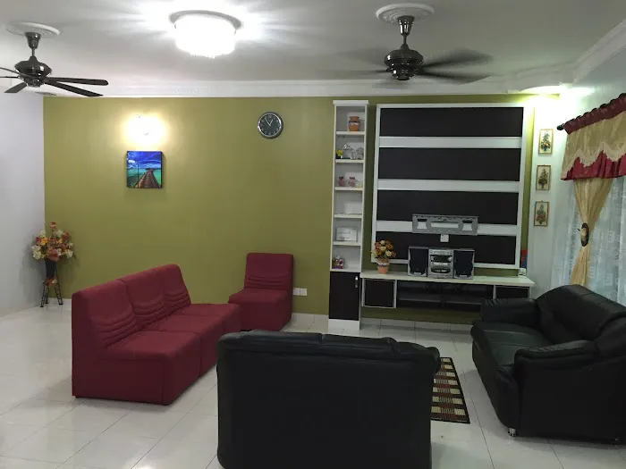 D’Putra Homestay Picture 4