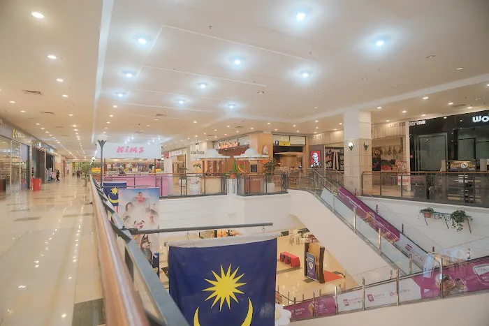 AEON Mall Metro Prima Shopping Centre Picture 7