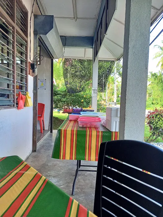 Kedai Makan Shahran Depan Padang Picture 6
