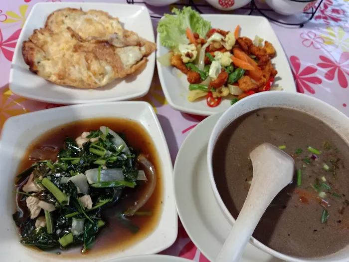 Restoran Kolam Picture 3