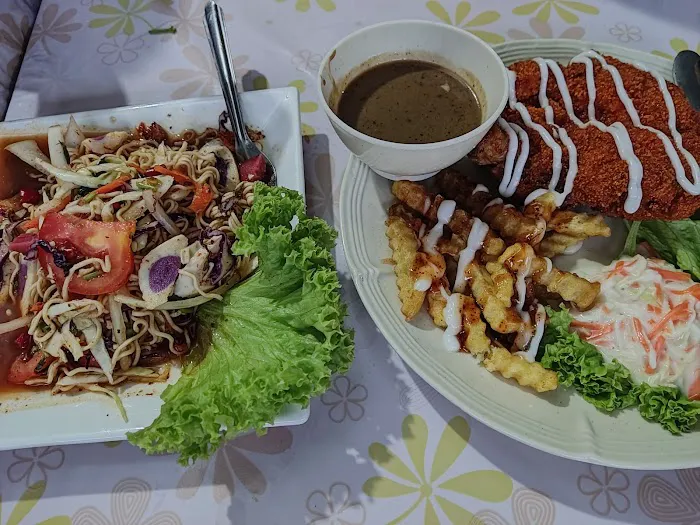 Restoran Kolam Picture 5
