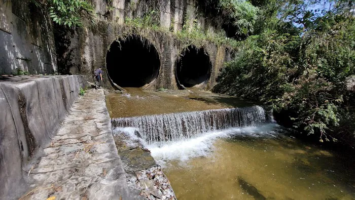Sungai Pisang Waterfall Trailhead Picture 1