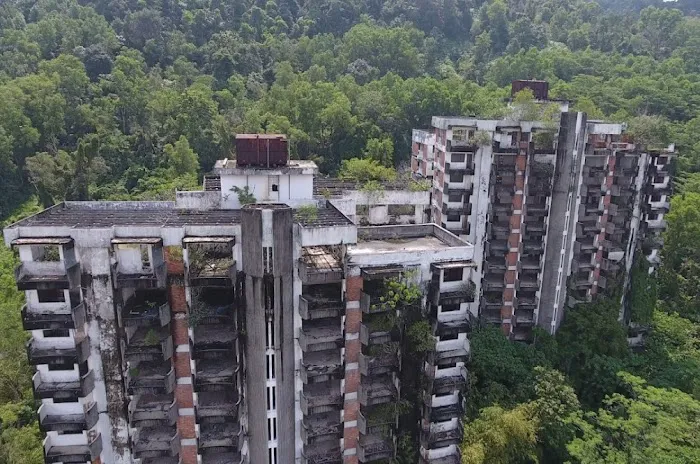 Highland Towers Picture 2