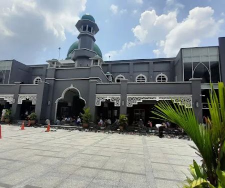 Masjid Jamek Kampung Baru.