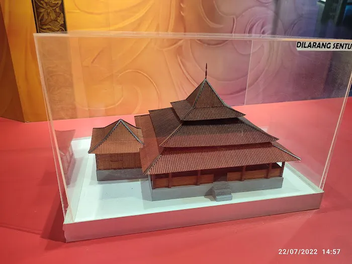Kompleks Galeri Mat Kilau Pulau Tawar Picture 3