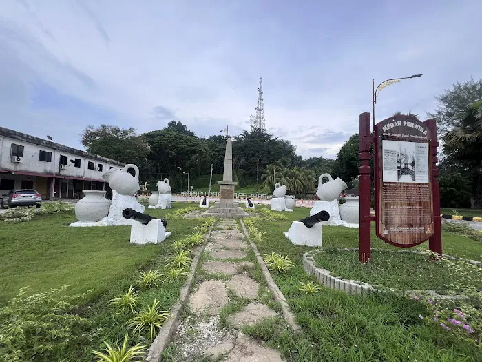 Kuala Selangor Cenotaph War Memorial Picture 1