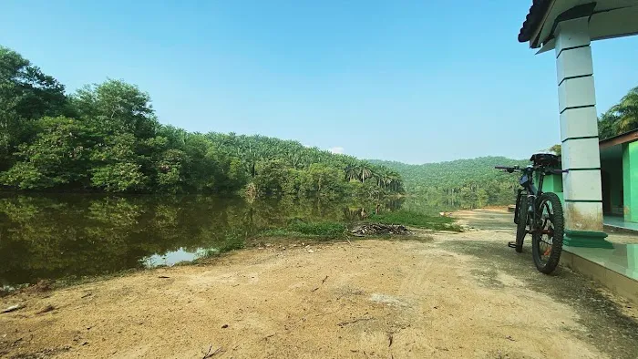 Tri-Jelah Lake Picture 4