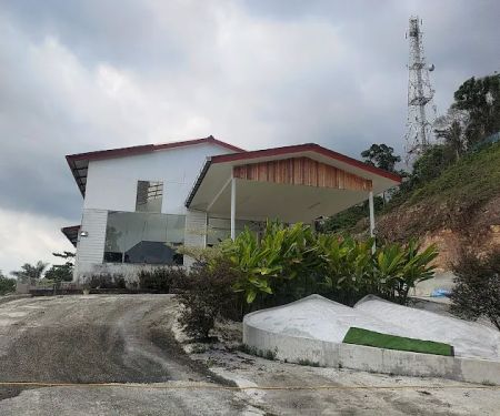 D’Puncak Hadiff Grand Garden Hall