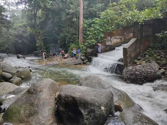 Ulu Yam Waterfall Picture 5