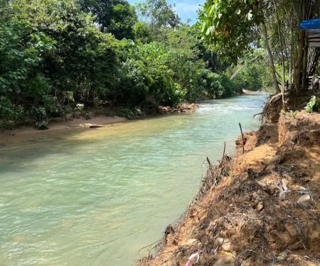 Sungai yeh (batu dinding campsite)