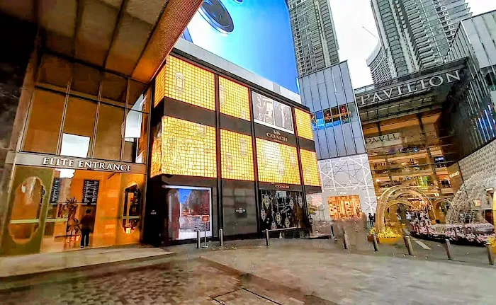 Elite Entrance Pavilion Suite Picture 9