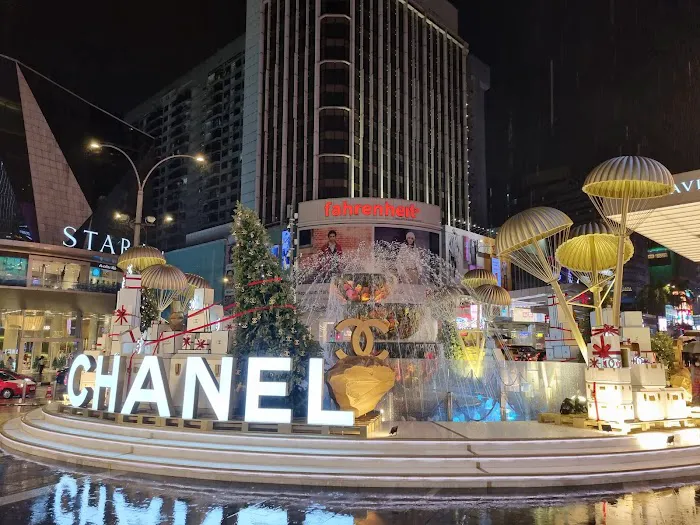 Pavilion Crystal Fountain Picture 3