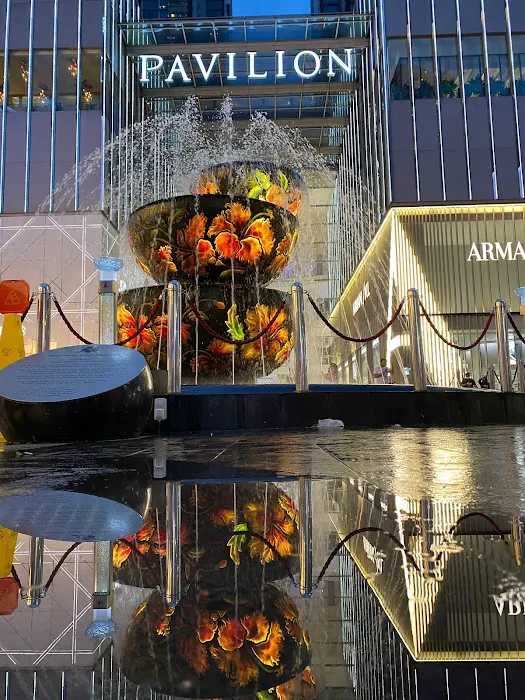 Pavilion Crystal Fountain Picture 2