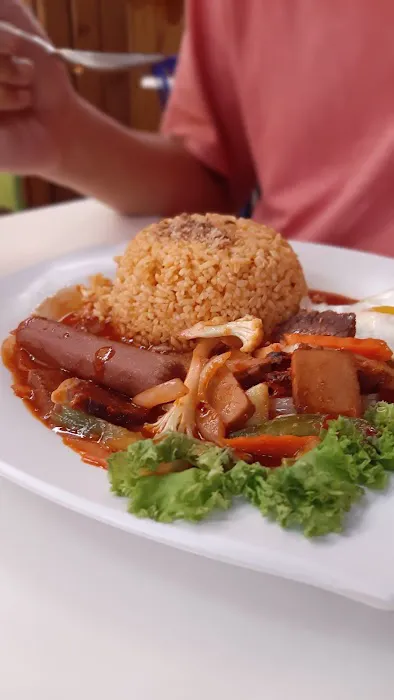 Sarah Tomyam Picture 1