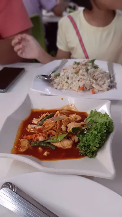 Sarah Tomyam Picture 3