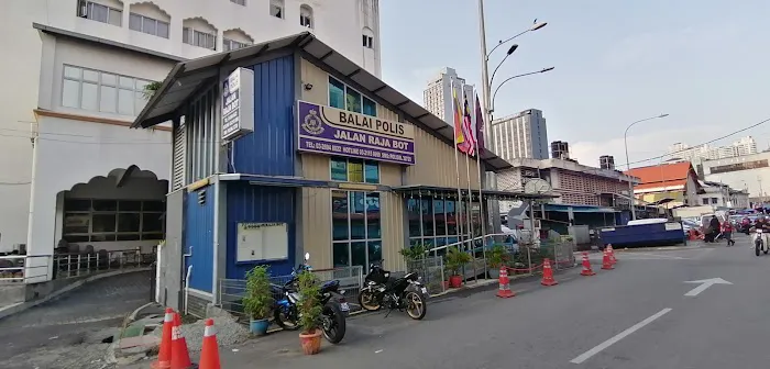 Gerbang Jalan Raja Bot