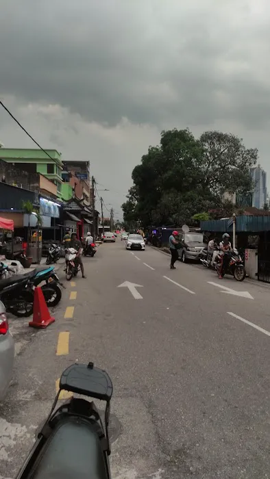 Gerbang Jalan Raja Bot