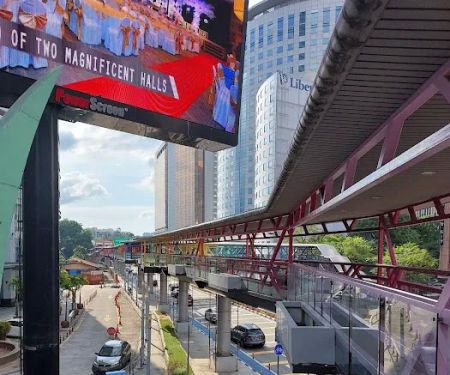 Jejantas pejalan kaki Jalan Sultan Ismail